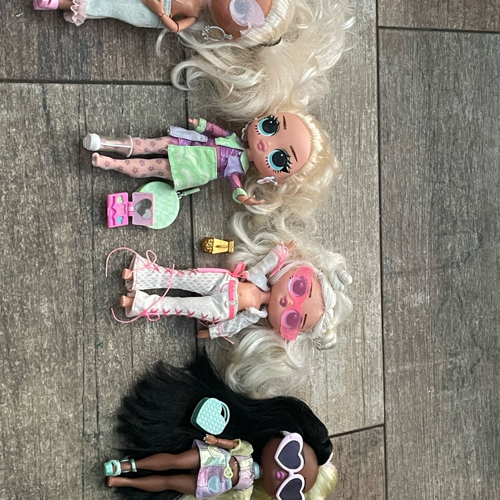 L.O.L. Surprise! Glamorous Doll Trio with Pink and Gold Accents